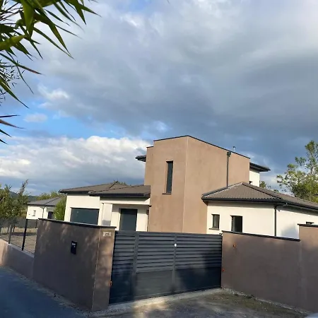 Villa Exceptional With Swimming Pool