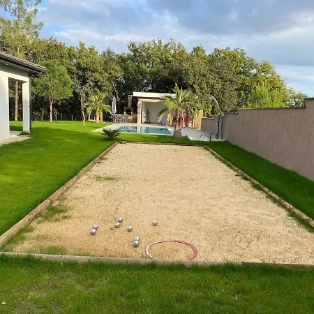 Exceptional With Swimming Pool *