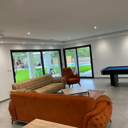 Villa Exceptional With Swimming Pool